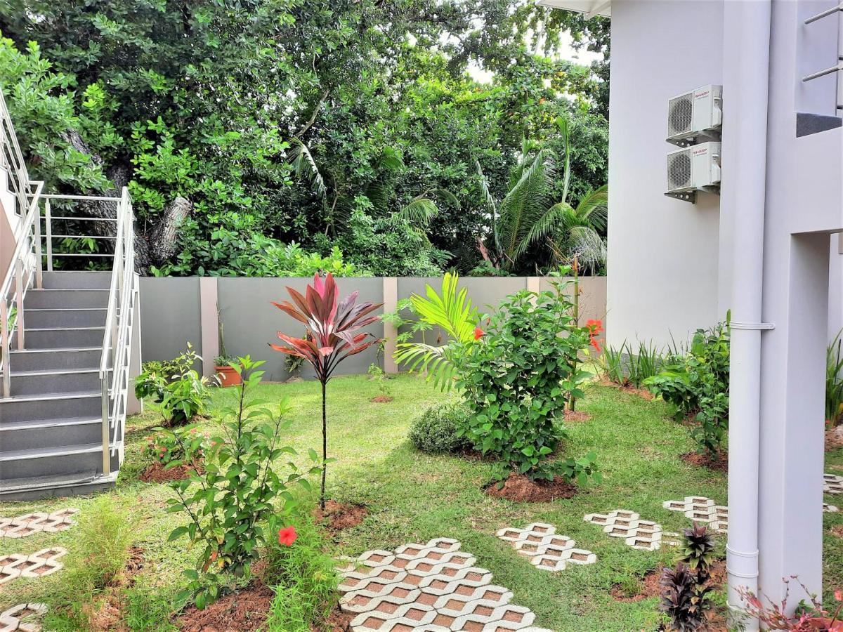 Palm Holiday Apartments Grand Anse  Exterior photo