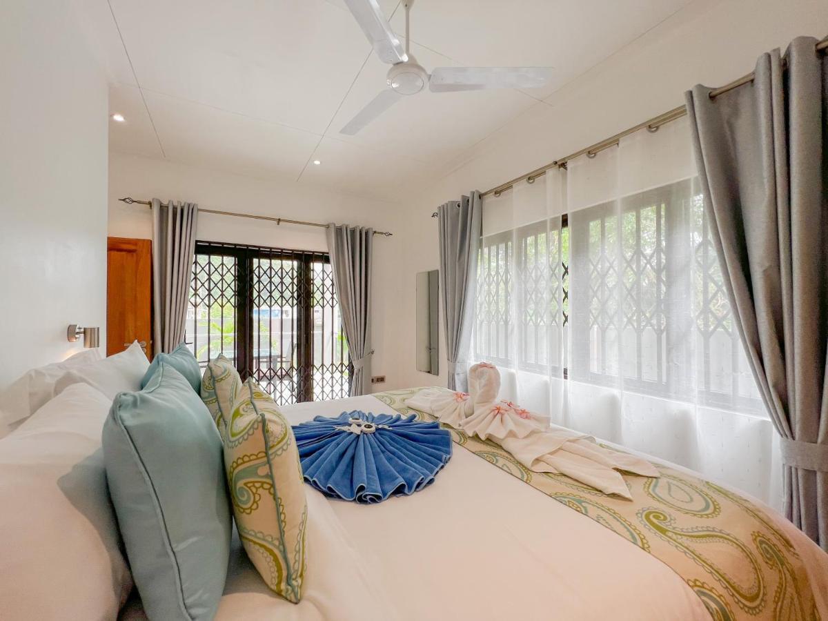 Palm Holiday Apartments Grand Anse  Exterior photo