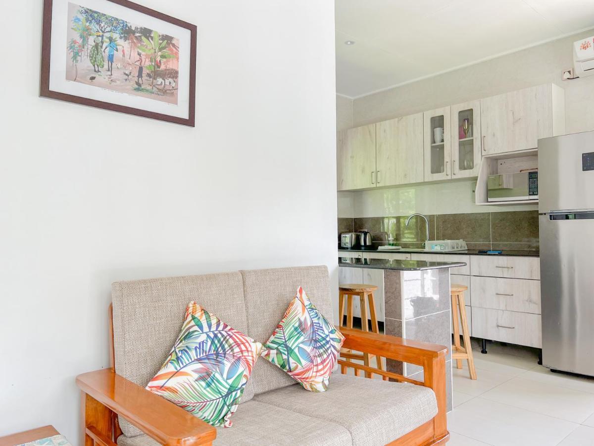 Palm Holiday Apartments Grand Anse  Exterior photo
