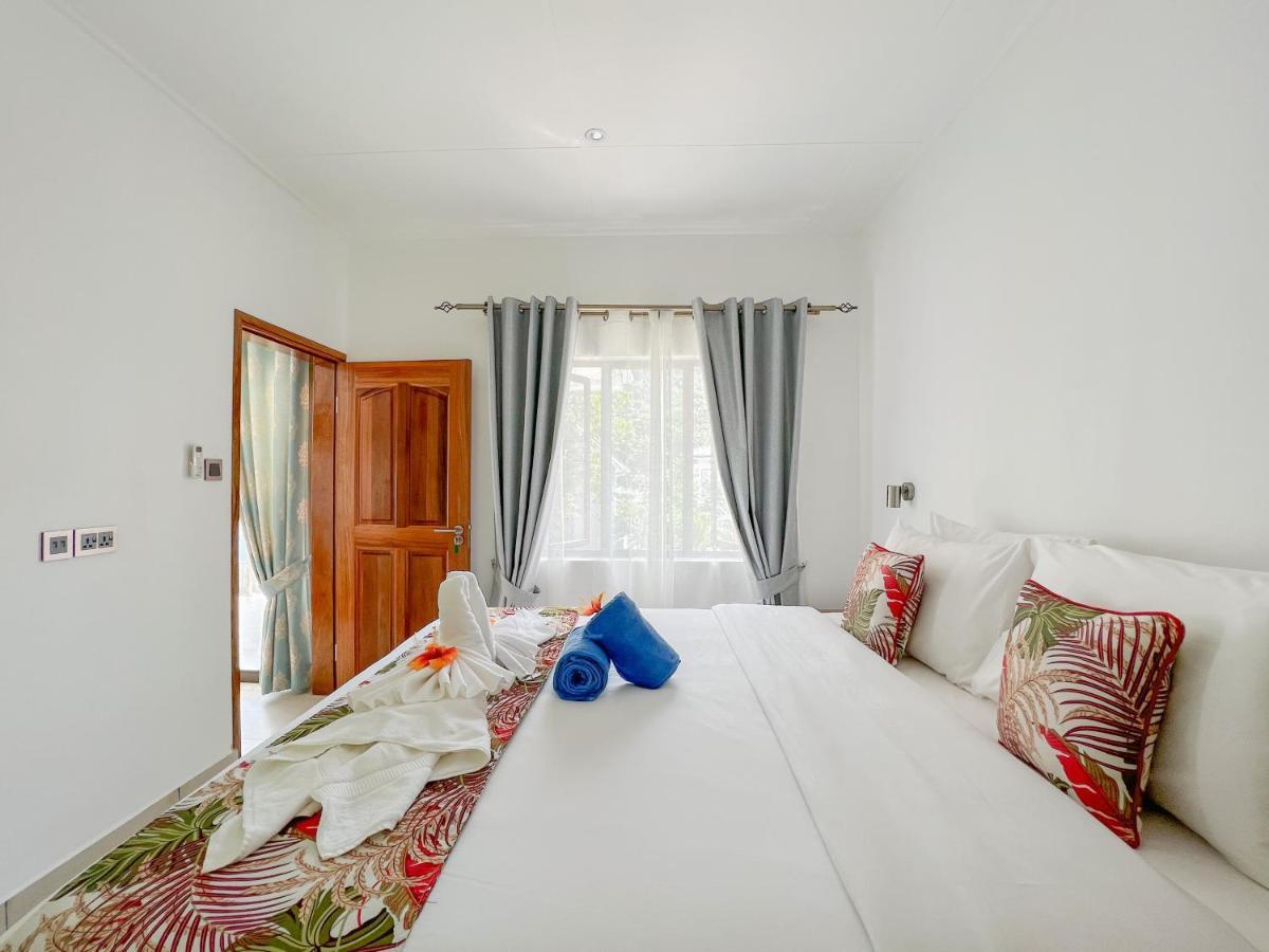 Palm Holiday Apartments Grand Anse  Exterior photo